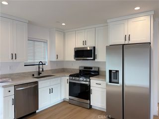 19212 Calvert Street, Tarzana, CA 91335