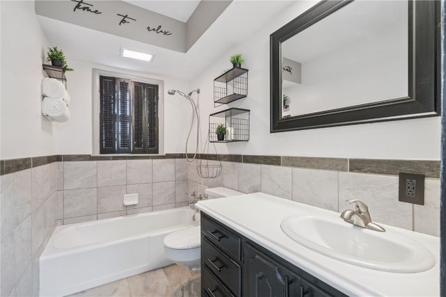 3824 Wenig Road NE, Cedar Rapids, IA 52402