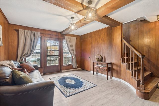 3824 Wenig Road NE, Cedar Rapids, IA 52402