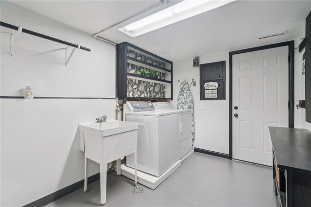 3824 Wenig Road NE, Cedar Rapids, IA 52402