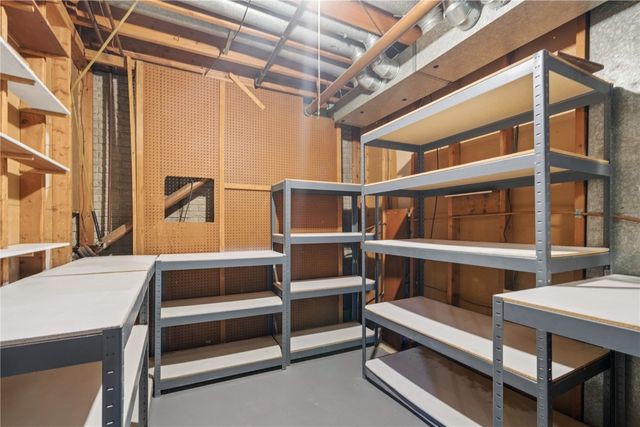 3824 Wenig Road NE, Cedar Rapids, IA 52402