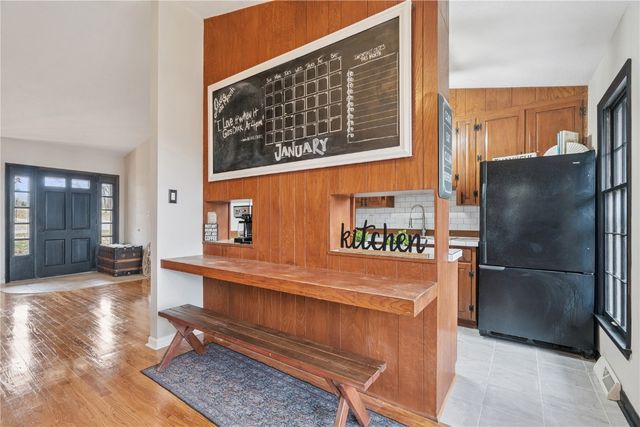 3824 Wenig Road NE, Cedar Rapids, IA 52402