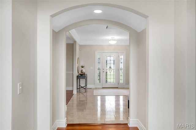 9217 Caddyshack Circle, Sunset Hills, MO 63127