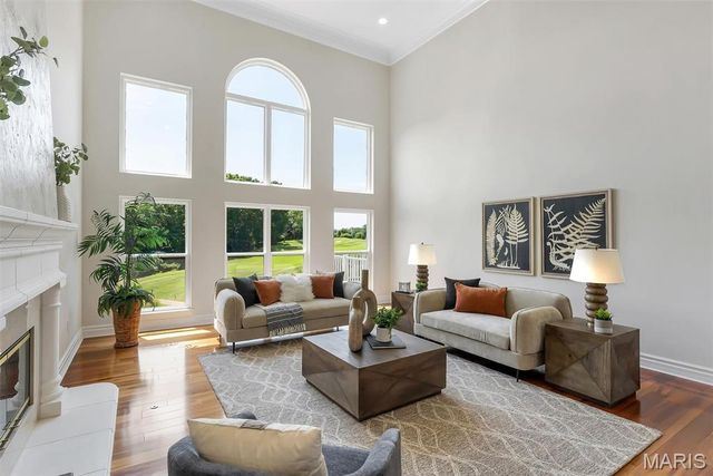 9217 Caddyshack Circle, Sunset Hills, MO 63127