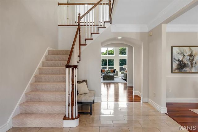9217 Caddyshack Circle, Sunset Hills, MO 63127