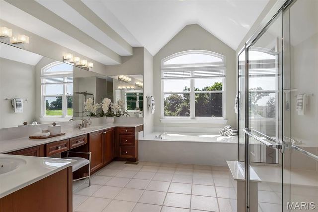 9217 Caddyshack Circle, Sunset Hills, MO 63127