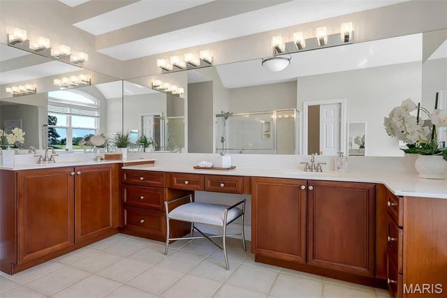 9217 Caddyshack Circle, Sunset Hills, MO 63127