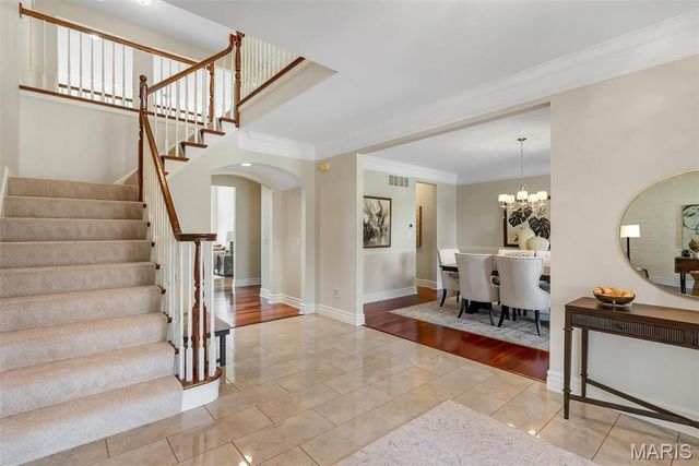 9217 Caddyshack Circle, Sunset Hills, MO 63127