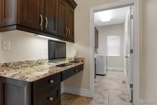 9217 Caddyshack Circle, Sunset Hills, MO 63127