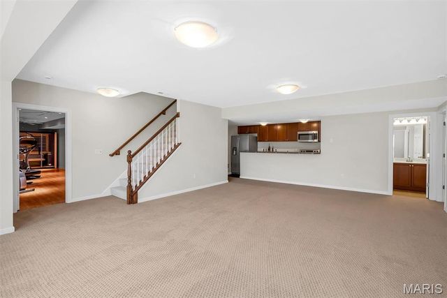 9217 Caddyshack Circle, Sunset Hills, MO 63127