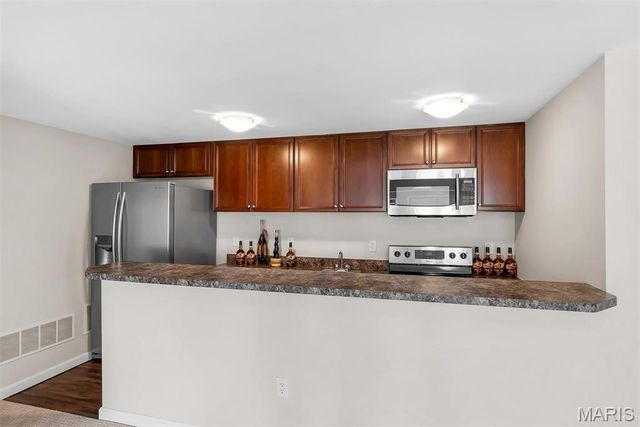 9217 Caddyshack Circle, Sunset Hills, MO 63127