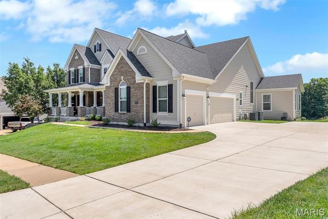 9217 Caddyshack Circle, Sunset Hills, MO 63127