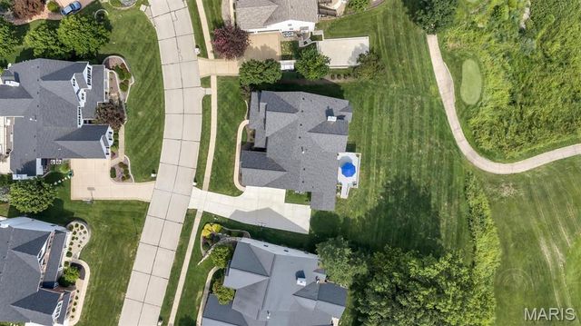 9217 Caddyshack Circle, Sunset Hills, MO 63127