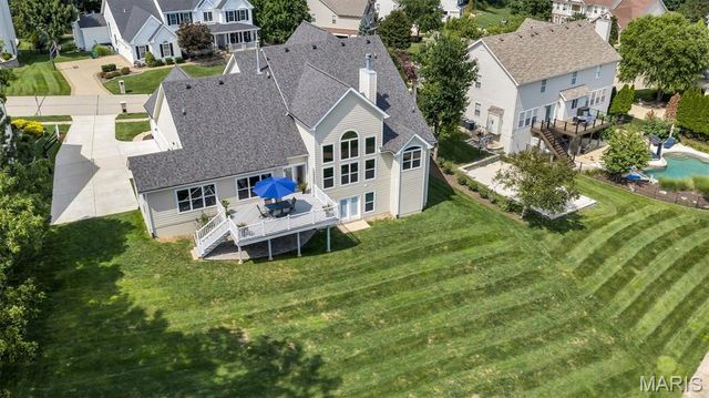 9217 Caddyshack Circle, Sunset Hills, MO 63127