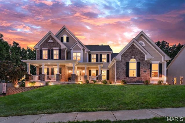9217 Caddyshack Circle, Sunset Hills, MO 63127