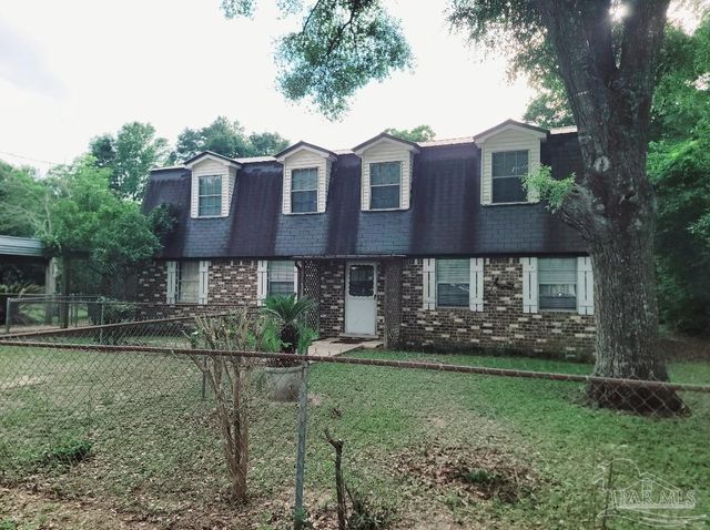 4525 Mesquite Dr, Milton, FL 32583