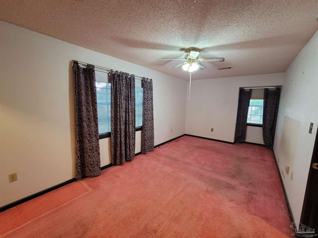 4525 Mesquite Dr, Milton, FL 32583