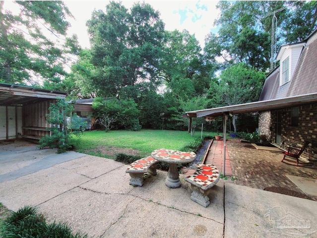 4525 Mesquite Dr, Milton, FL 32583