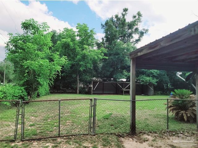 4525 Mesquite Dr, Milton, FL 32583