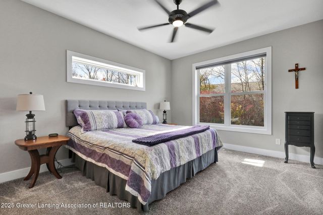 1137 Peninsula Drive, Grand Ledge, MI 48837