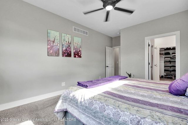 1137 Peninsula Drive, Grand Ledge, MI 48837