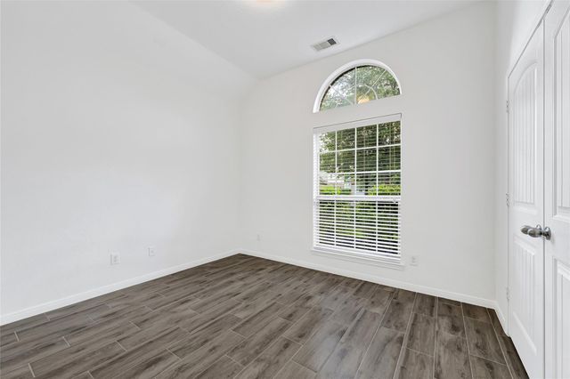 31 Hearthwick Road, Tomball, TX 77375