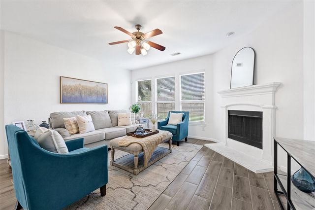 31 Hearthwick Road, Tomball, TX 77375