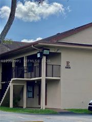 11233 SW 88th St 202-E, Miami, FL 33176