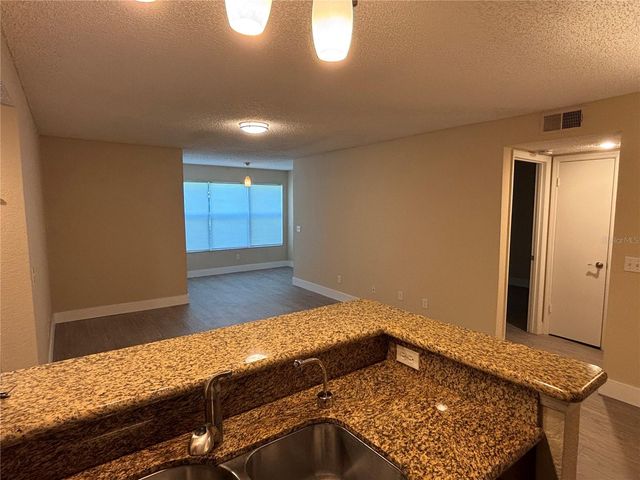 5124 CONROY ROAD 623, Orlando, FL 32811