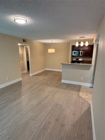5124 CONROY ROAD 623, Orlando, FL 32811