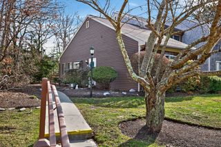 77 Roundhouse Rd 77, Bourne, MA 02532