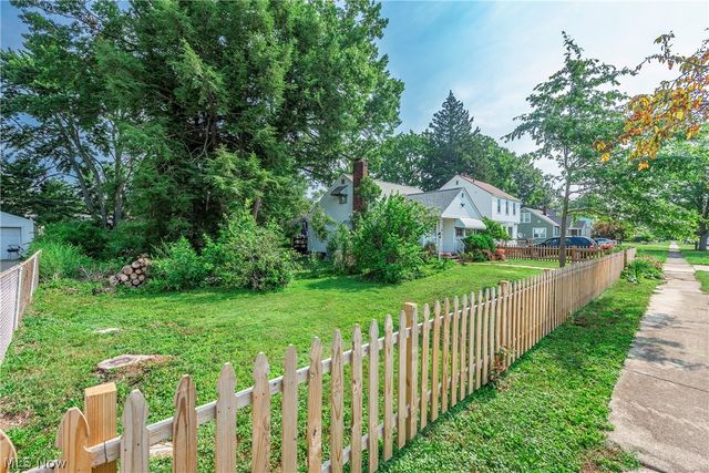 455 11th Street, Elyria, OH 44035
