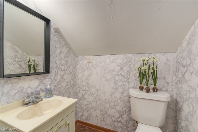 455 11th Street, Elyria, OH 44035