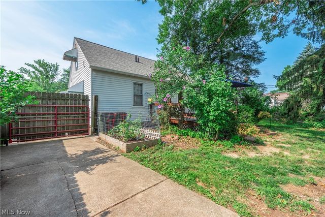 455 11th Street, Elyria, OH 44035