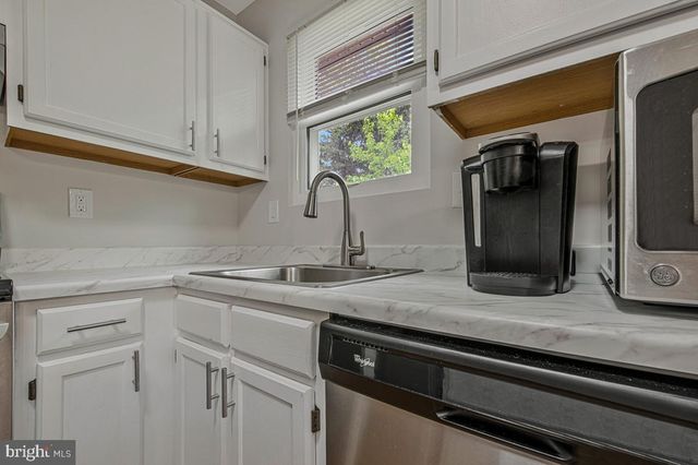 2404 OLD BROOKS DR, Suitland, MD 20746