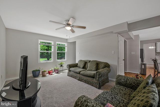 2404 OLD BROOKS DR, Suitland, MD 20746
