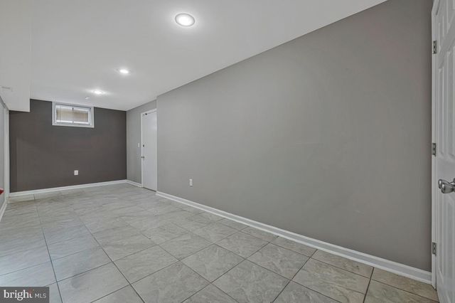 2404 OLD BROOKS DR, Suitland, MD 20746