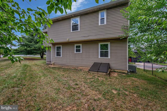 2404 OLD BROOKS DR, Suitland, MD 20746