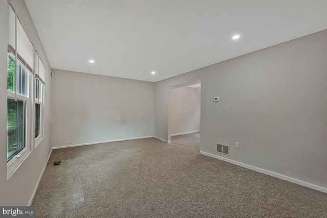 2404 OLD BROOKS DR, Suitland, MD 20746