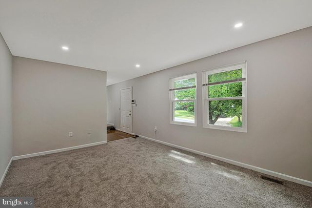 2404 OLD BROOKS DR, Suitland, MD 20746