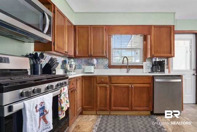 672 Tarawa Drive, Mobile, AL 36609
