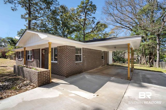 672 Tarawa Drive, Mobile, AL 36609