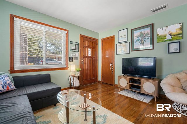 672 Tarawa Drive, Mobile, AL 36609