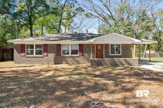 672 Tarawa Drive, Mobile, AL 36609
