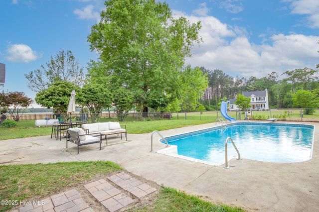 13341 Barnes Bridge Road, Laurinburg, NC 28352