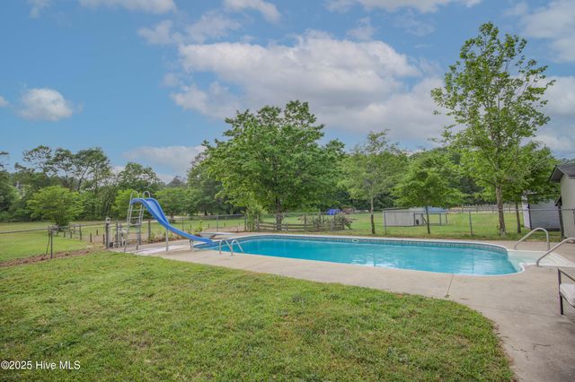 13341 Barnes Bridge Road, Laurinburg, NC 28352