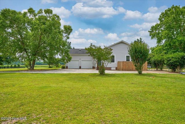 13341 Barnes Bridge Road, Laurinburg, NC 28352