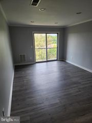 14805 RYDELL RD #303, Centreville, VA 20121