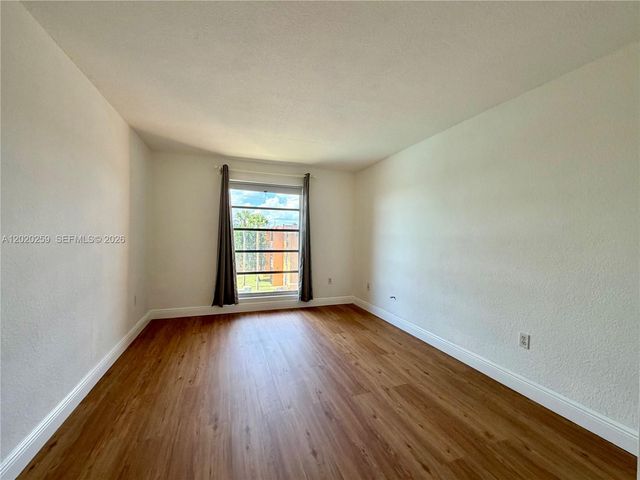 9429 SW 76th St W38, Miami, FL 33173