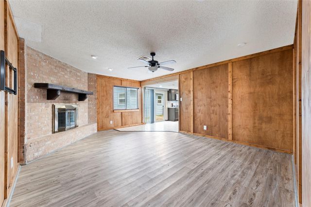 4307 Meadow Glenn Drive, Dickinson, TX 77539